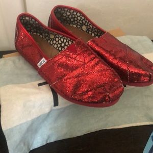 Sparkly red Toms size 8W